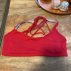 Lululemon Size 6 free to be wild bra